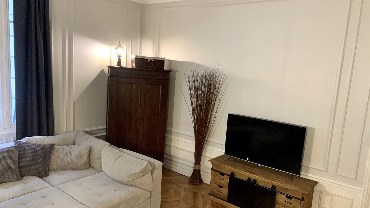 Photo of Livingroom in 17th Arrondissement