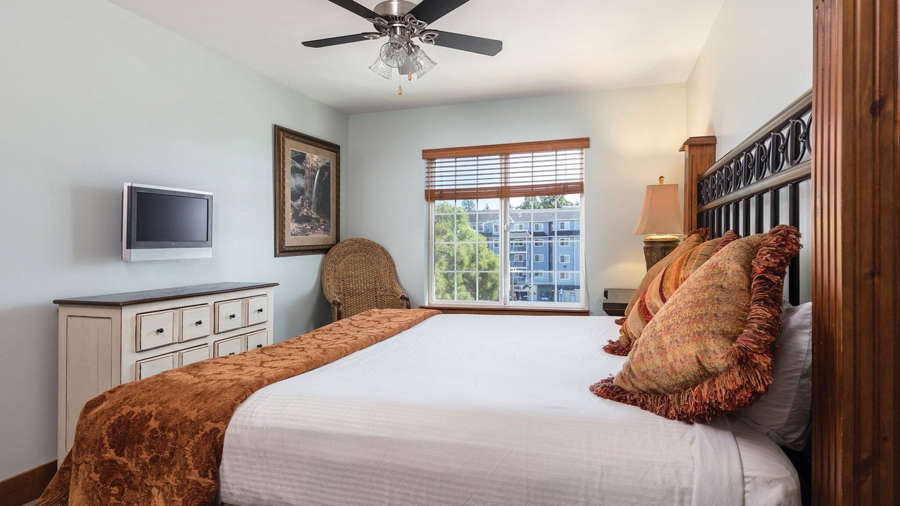 Photo of Bedroom in Birch Bay