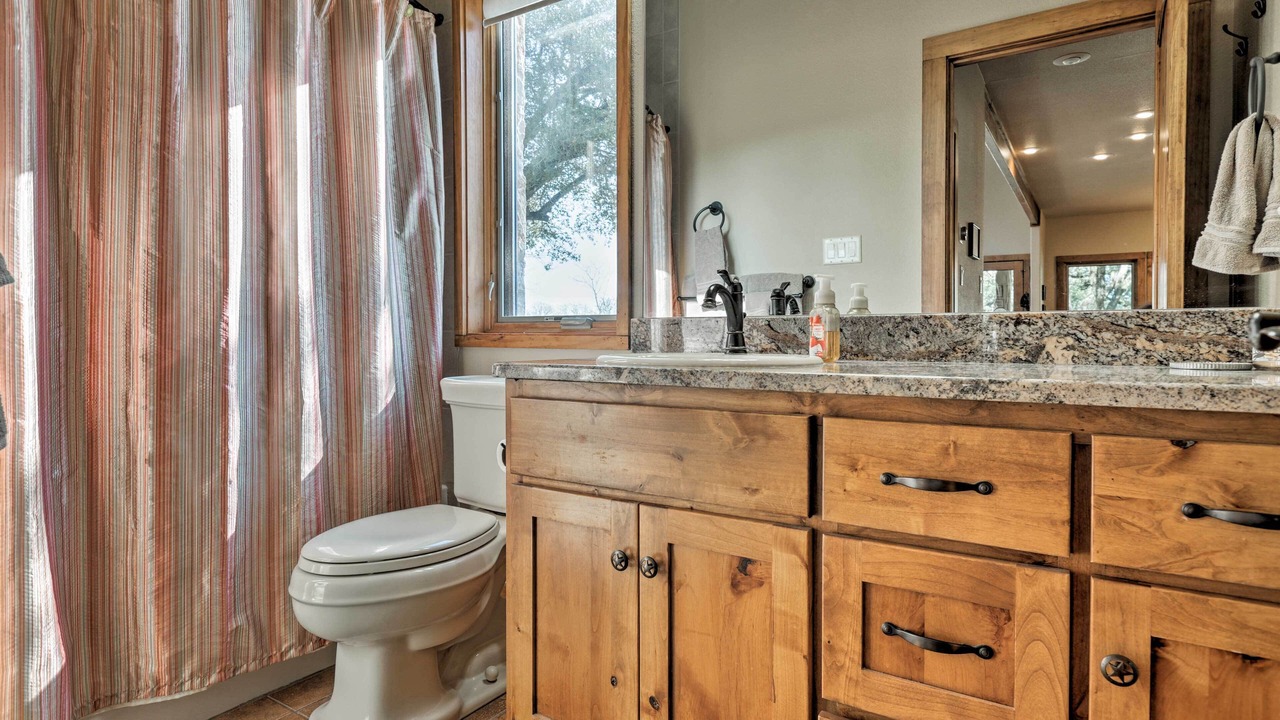 Photo of Bathroom in Blanco