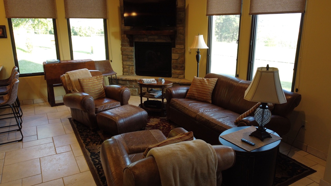 Photo of Livingroom in Manson