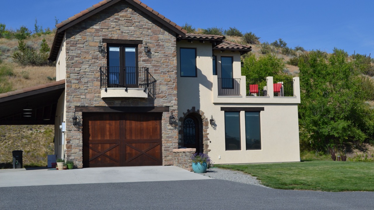 Photo of Others in Manson