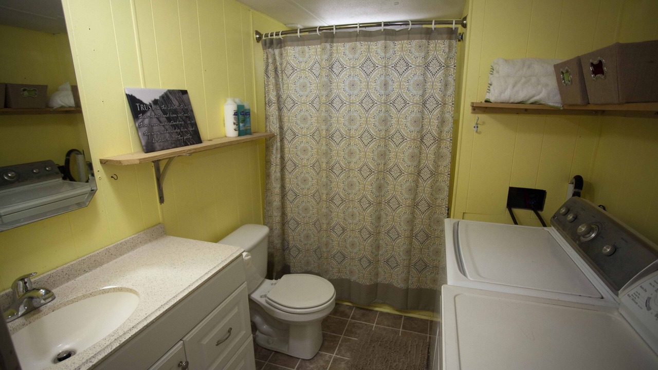 Photo of Bathroom in Deweyville