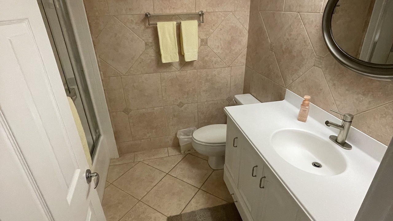 Photo of Bathroom in Vanderbilt Beach