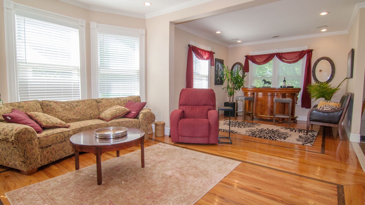 Photo of Livingroom in Saratoga Springs