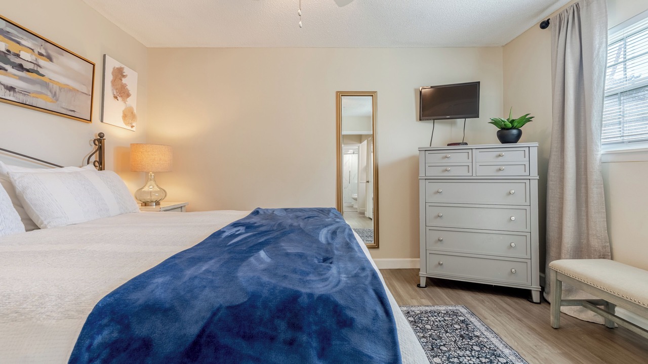 Photo of Bedroom in Miramar Beach
