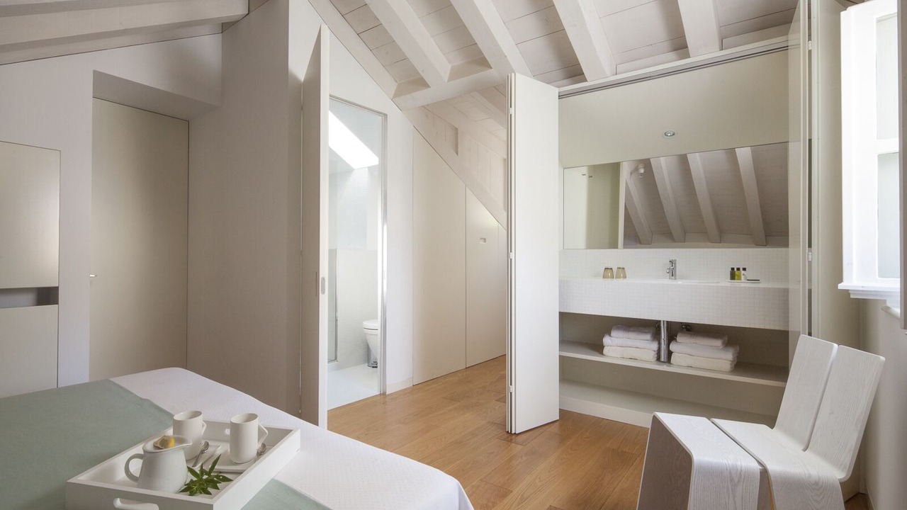 Photo of Bedroom in Pile