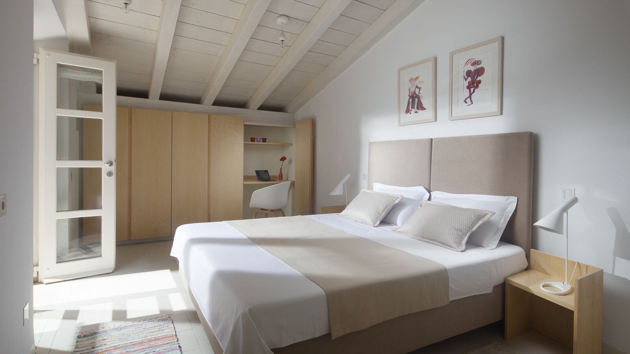 Photo of Bedroom in Pile