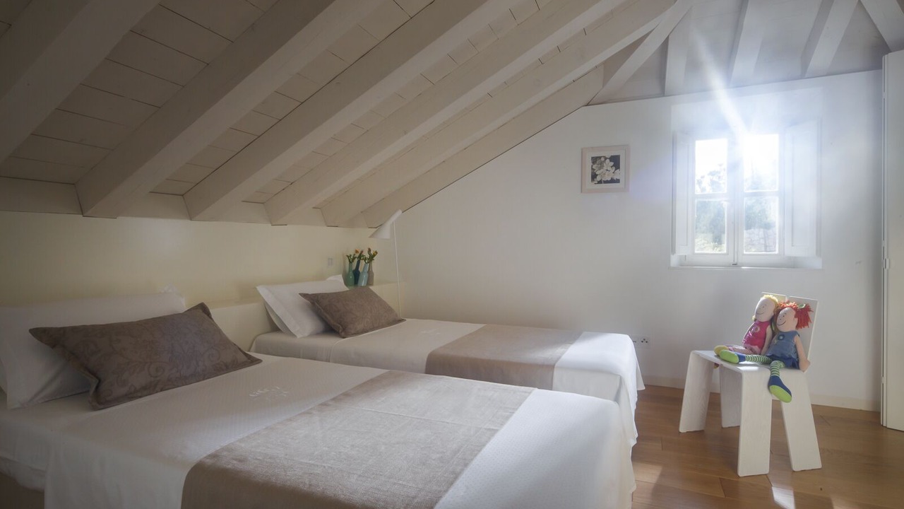 Photo of Bedroom in Pile