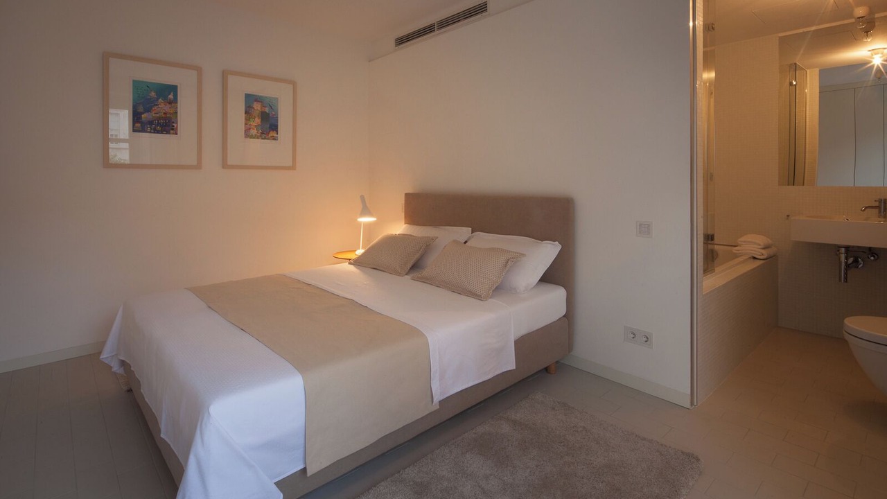 Photo of Bedroom in Pile