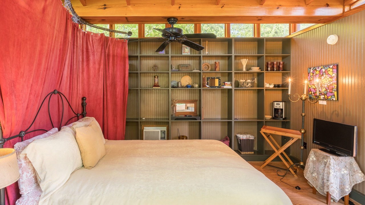 Photo of Bedroom in Spicewood