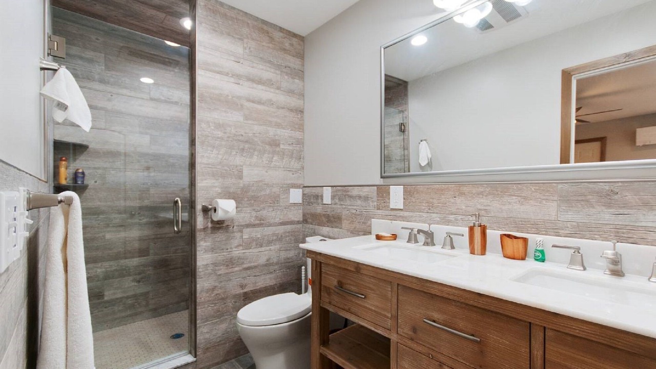 Photo of Bathroom in Oak Park