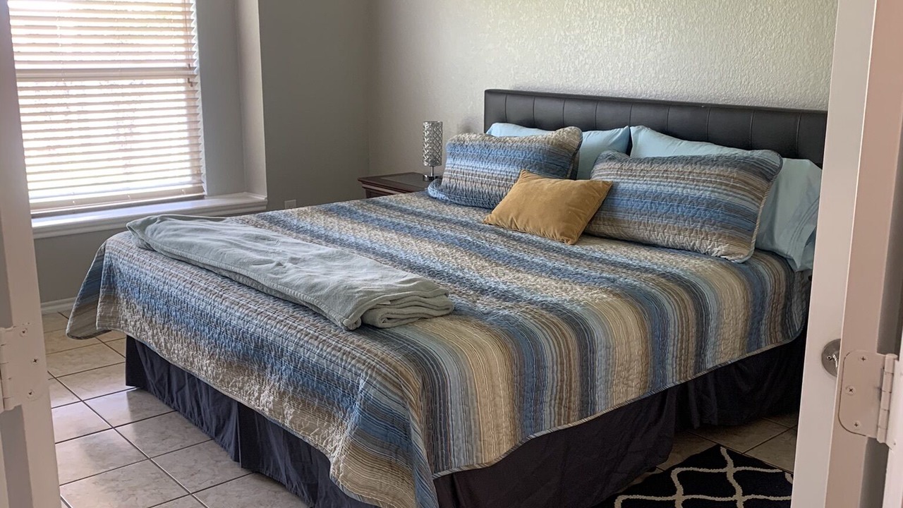 Photo of Bedroom in Central Arlington