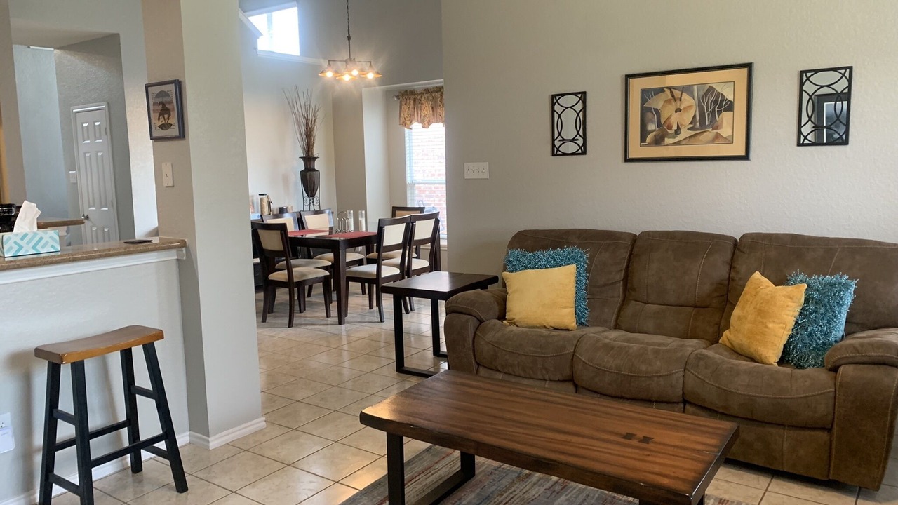 Photo of Livingroom in Central Arlington