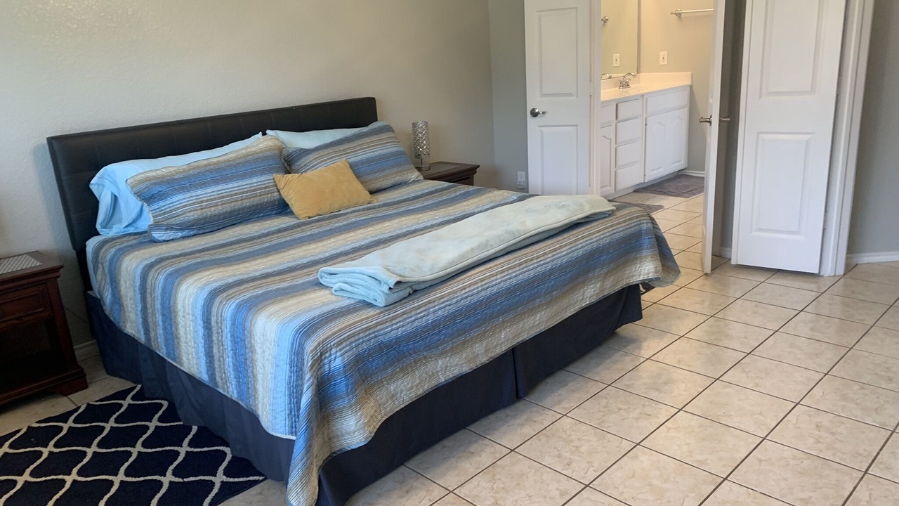 Photo of Bedroom in Central Arlington