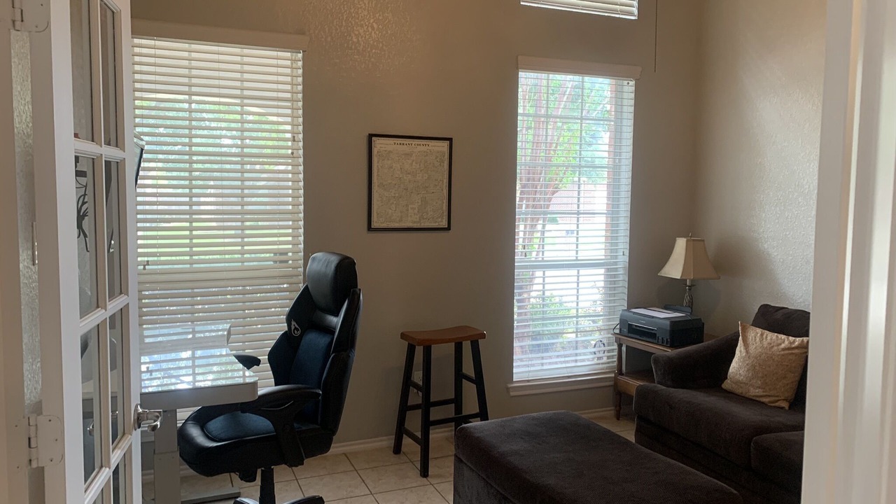 Photo of Livingroom in Central Arlington
