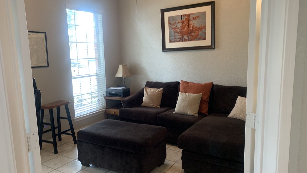 Photo of Livingroom in Central Arlington