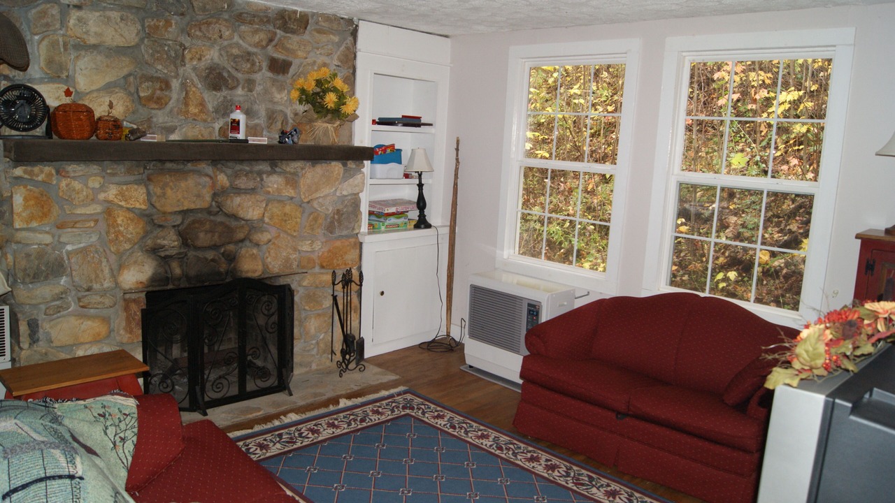 Photo of Livingroom in Cattail Creek