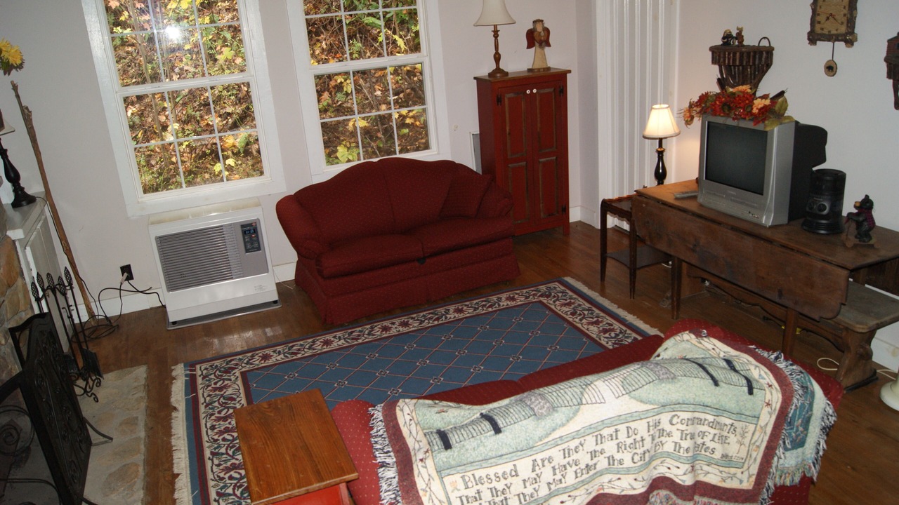 Photo of Livingroom in Cattail Creek