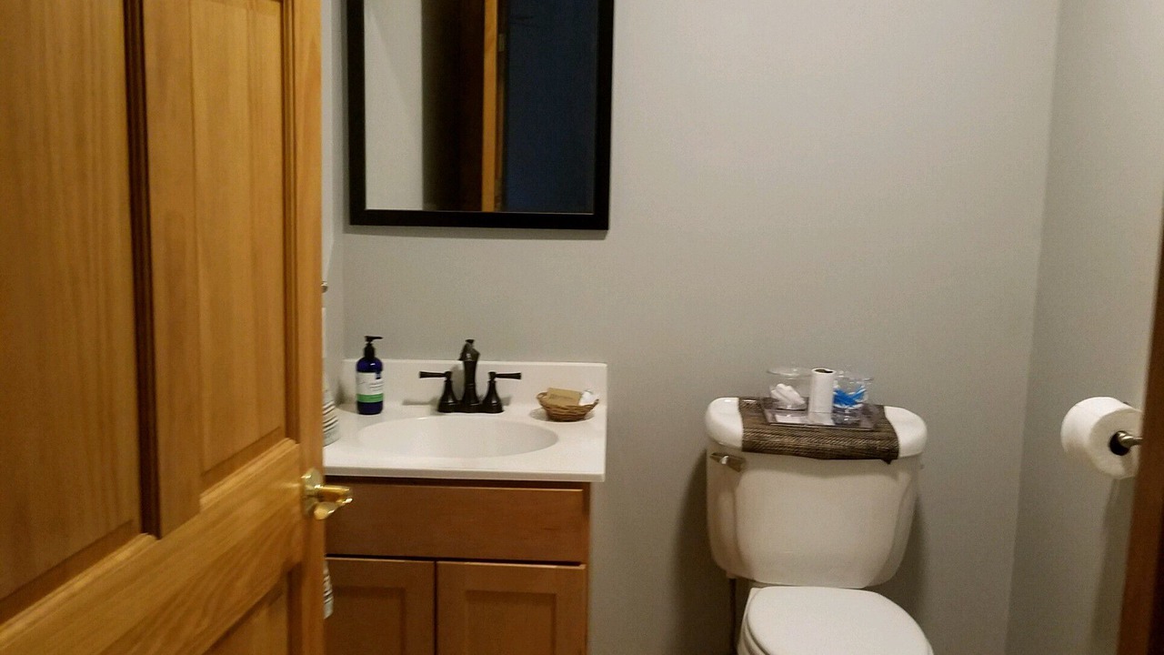 Photo of Bathroom in Lakeview