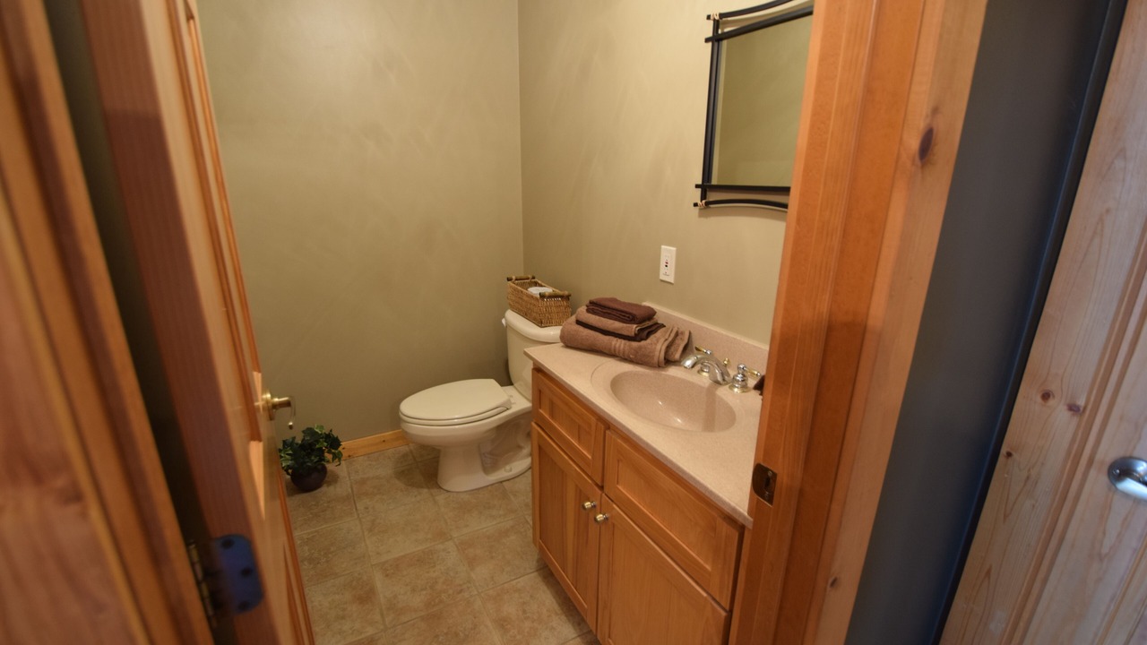 Photo of Bathroom in Lakeview