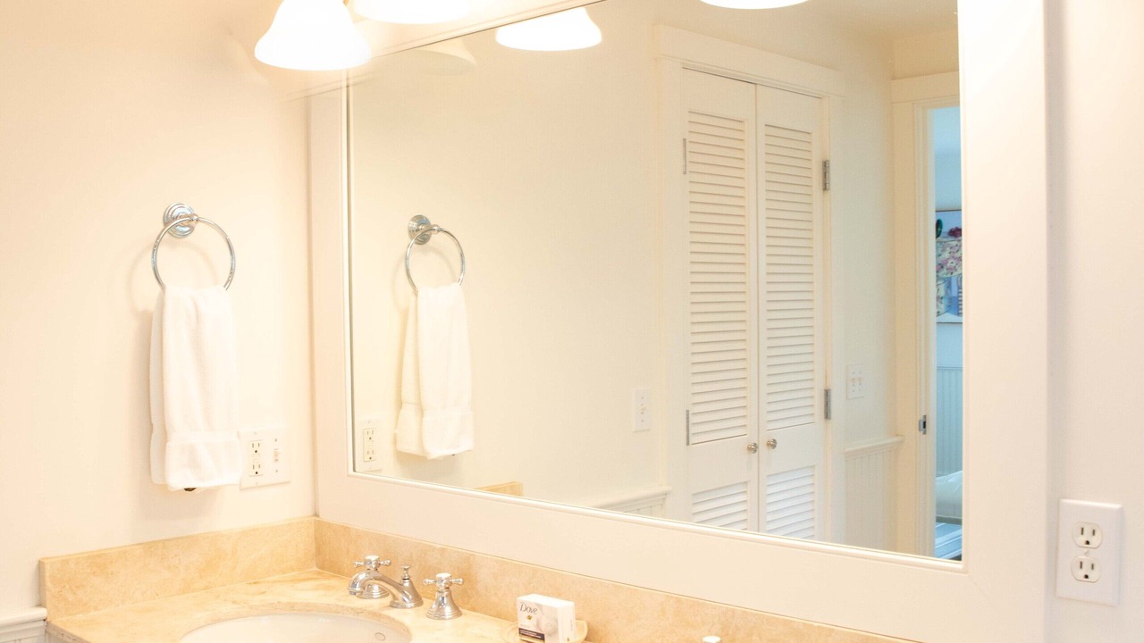 Photo of Bathroom in Brant Point