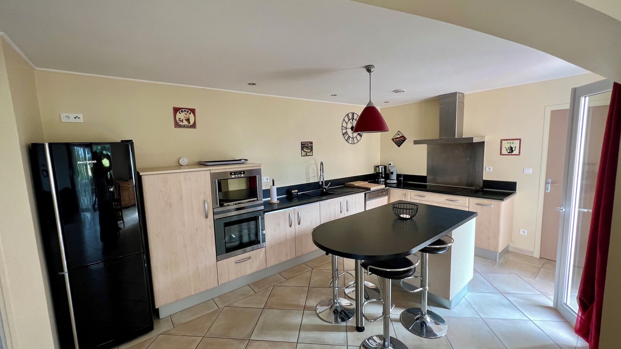 Photo of Kitchen in Laroque-Timbaut