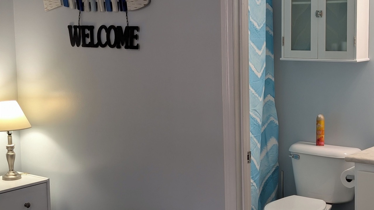 Photo of Bathroom in Peletier