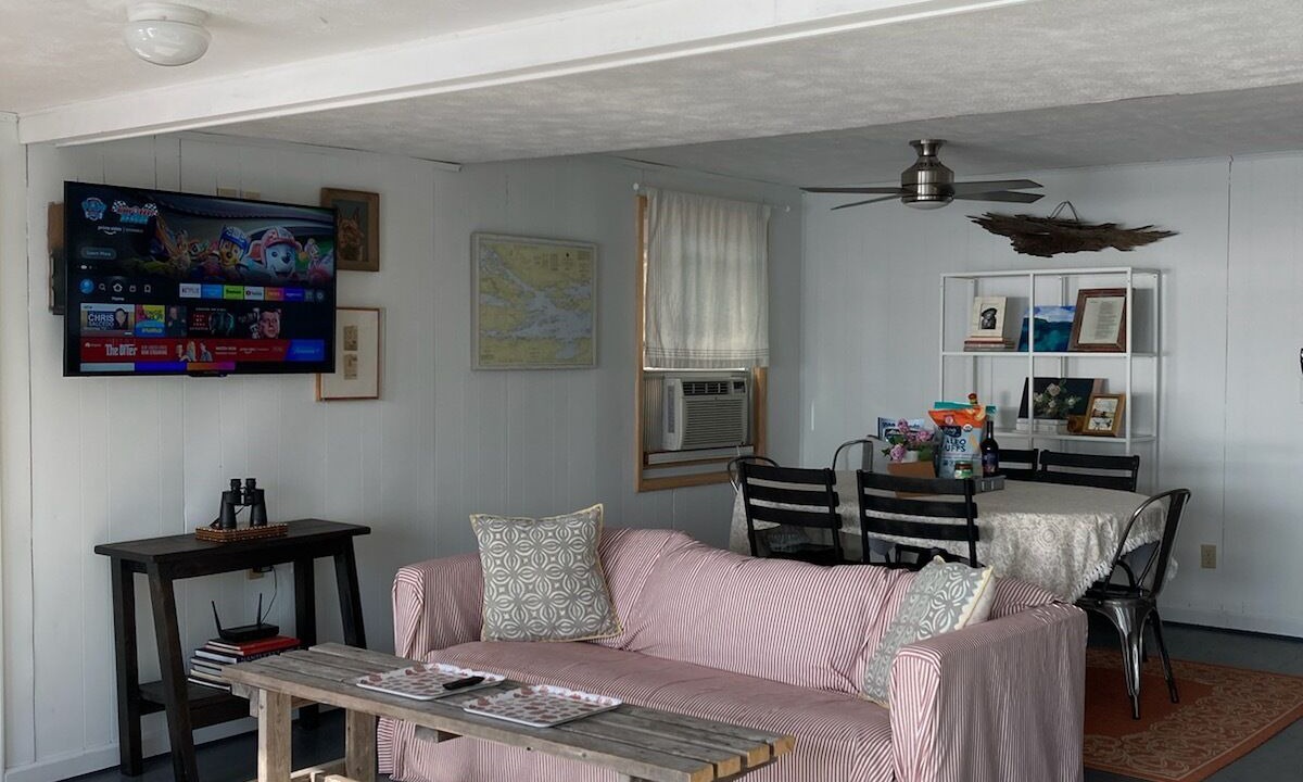 Photo of Livingroom in Redwood