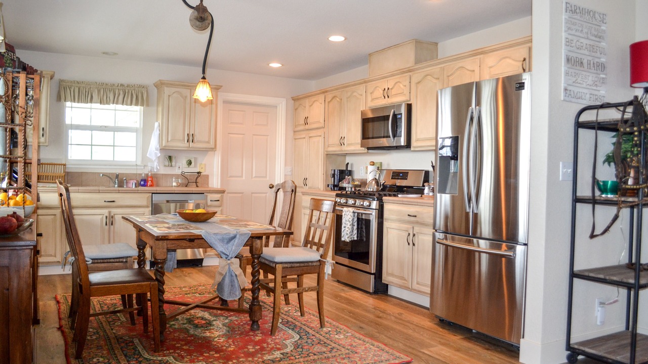 Photo of Others in Victor