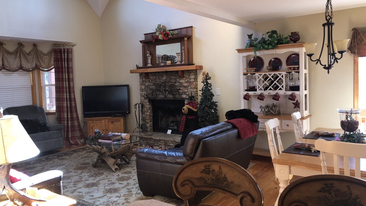 Photo of Livingroom in Helen
