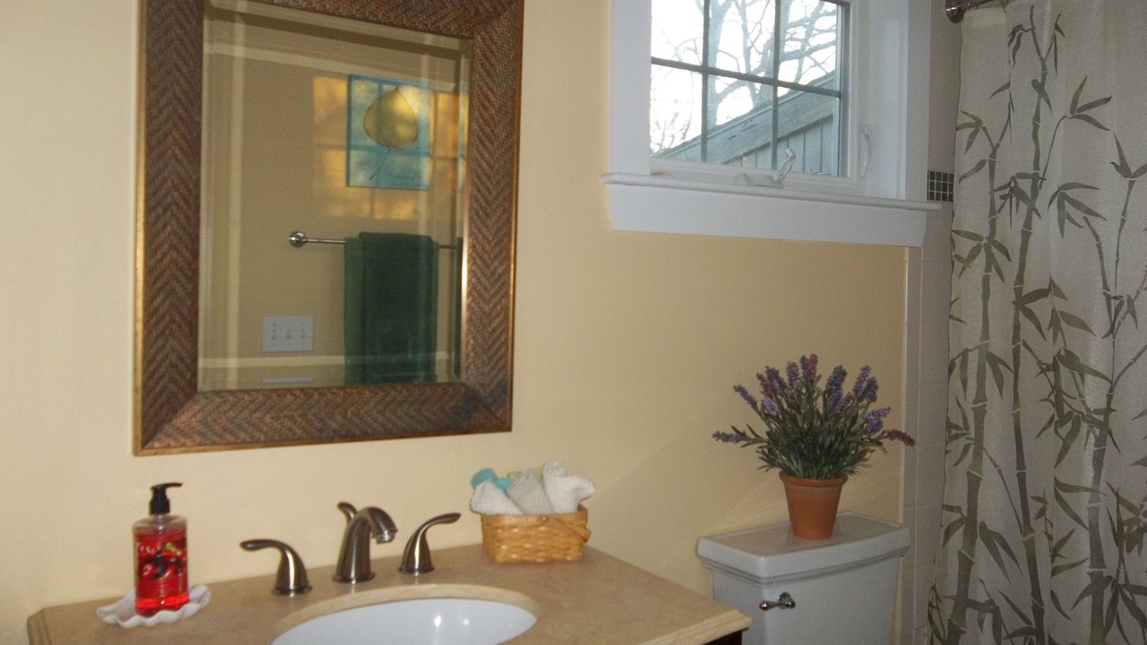 Photo of Bathroom in Cedar Bushes
