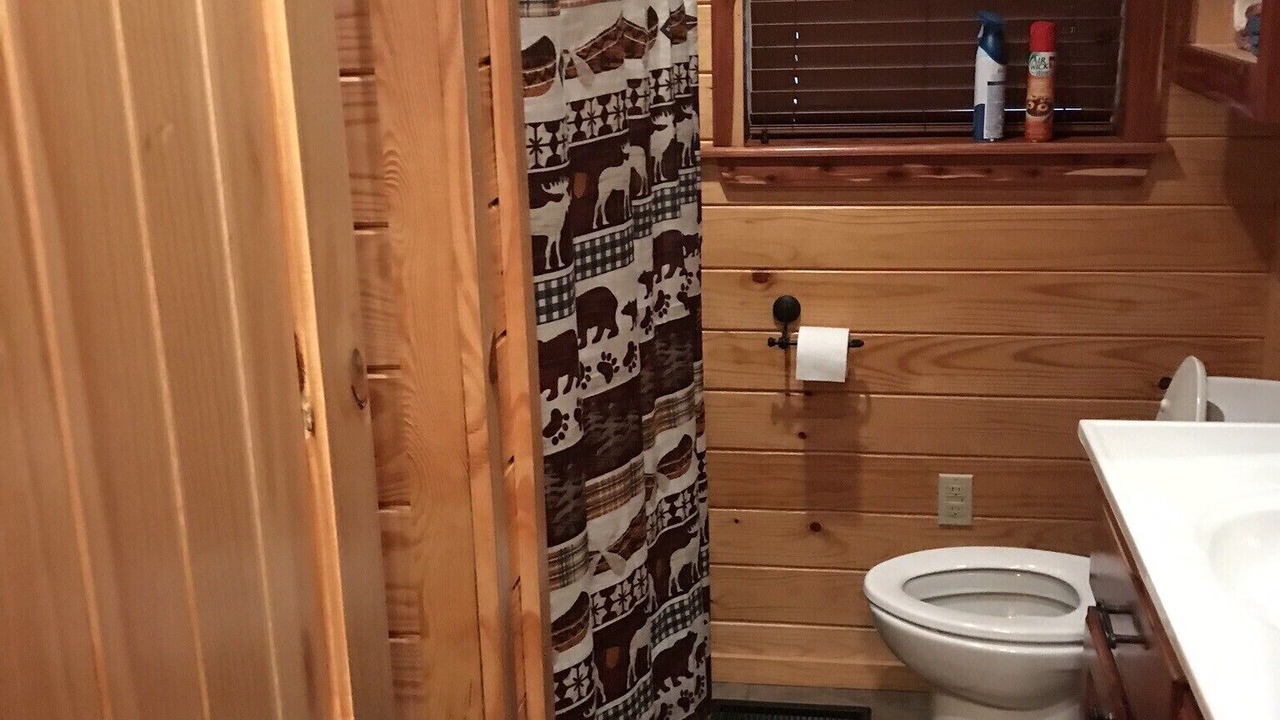 Photo of Bathroom in Heavener