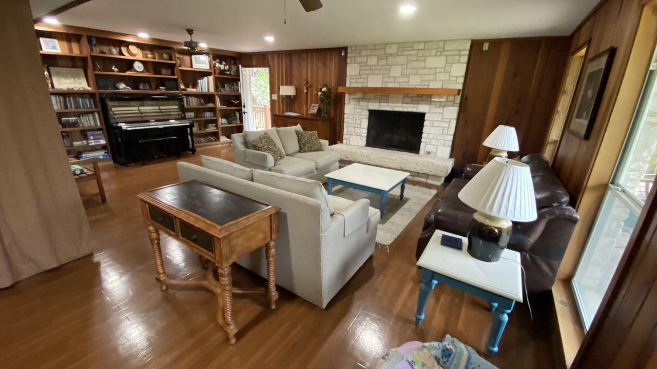 Photo of Livingroom in Leakey