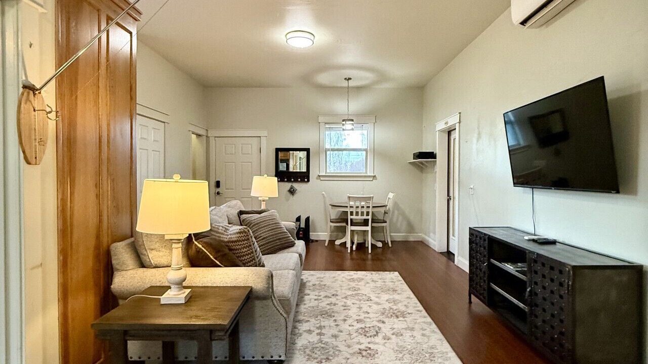 Photo of Livingroom in Baker City