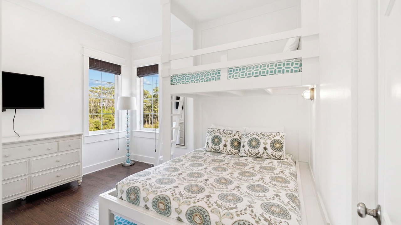 Photo of Bedroom in Seacrest Beach
