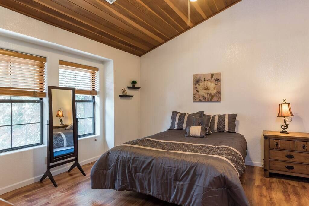 Photo of Bedroom in Yosemite National Park