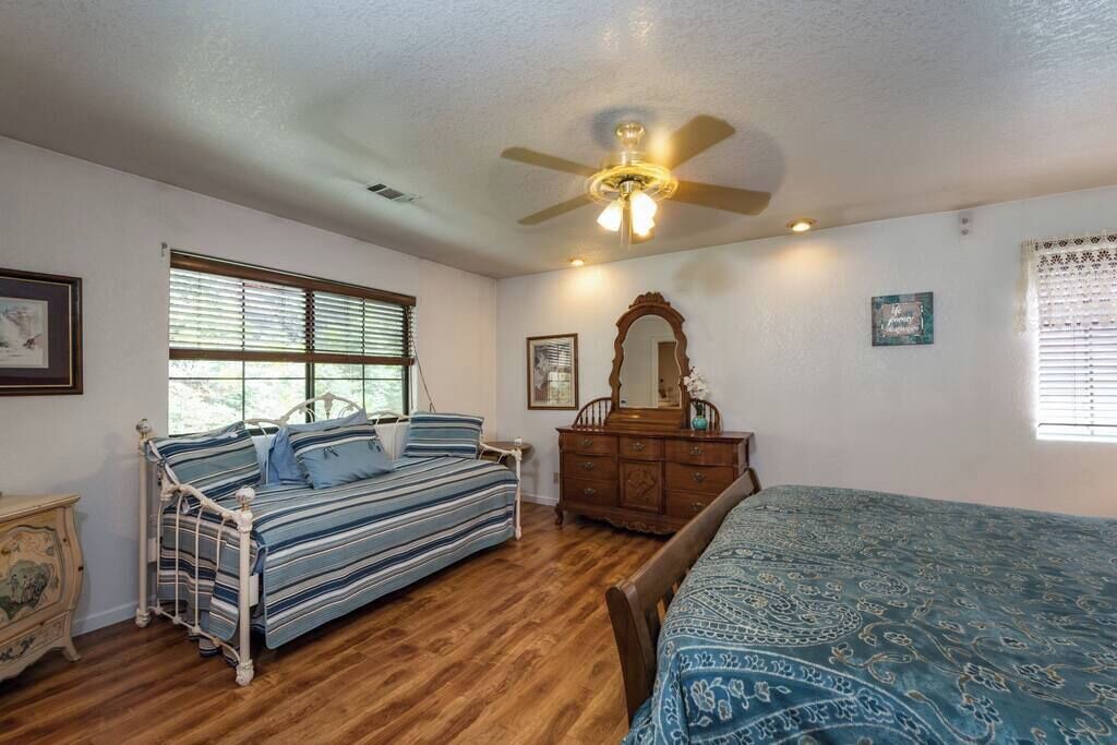 Photo of Bedroom in Yosemite National Park
