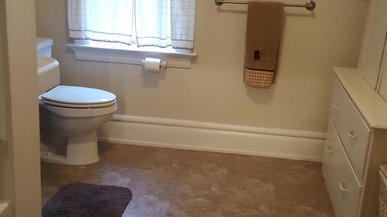 Photo of Bathroom in Maple Hill