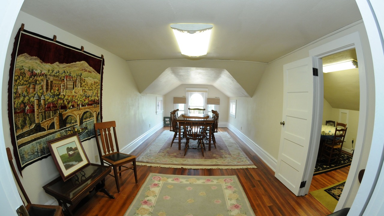 Photo of Bedroom in Maple Hill