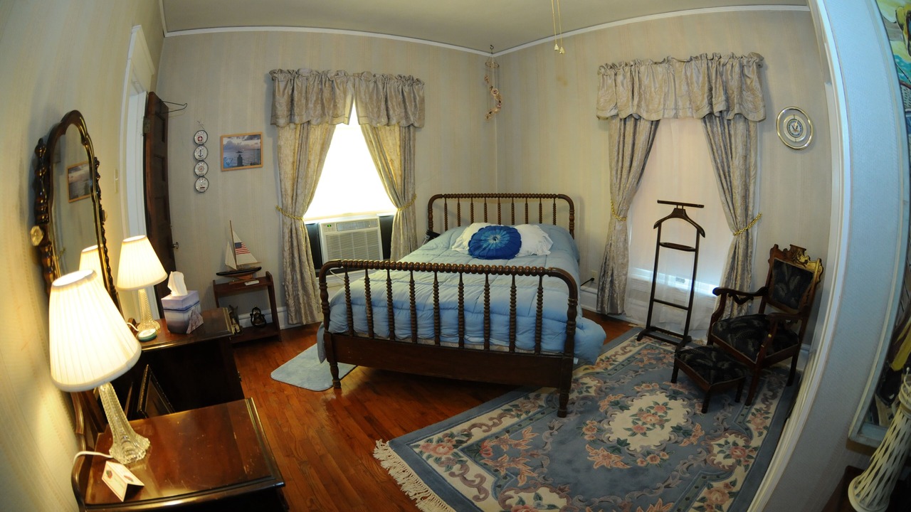 Photo of Bedroom in Maple Hill