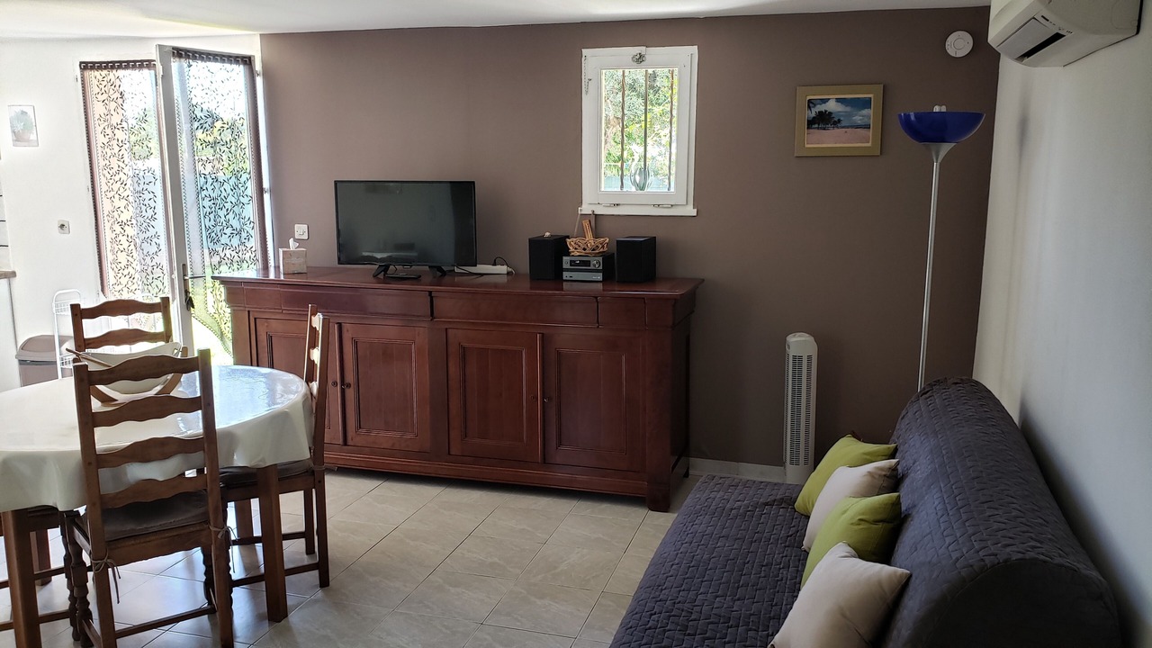 Photo of Livingroom in Saint-Henri