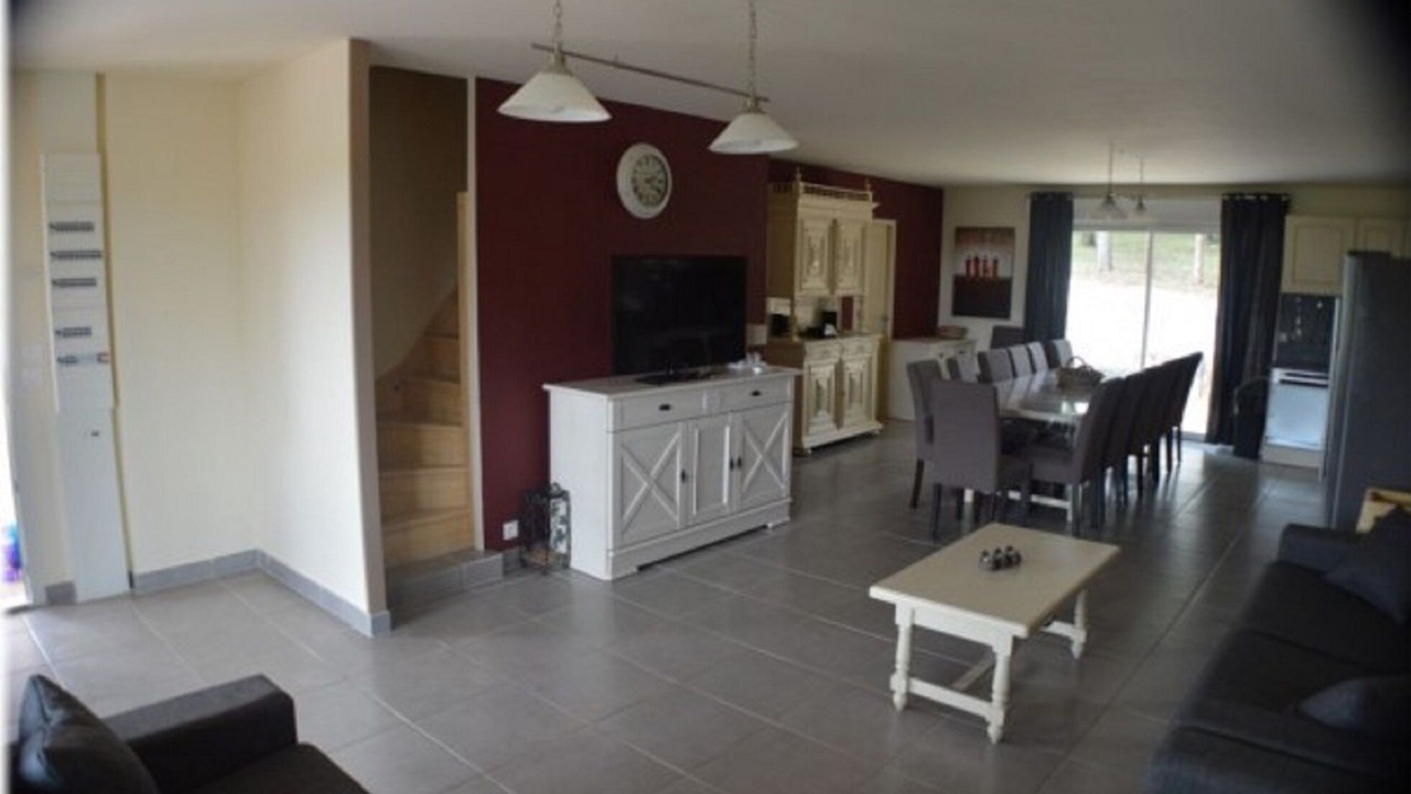 Photo of Livingroom in Saint Alban Auriolles
