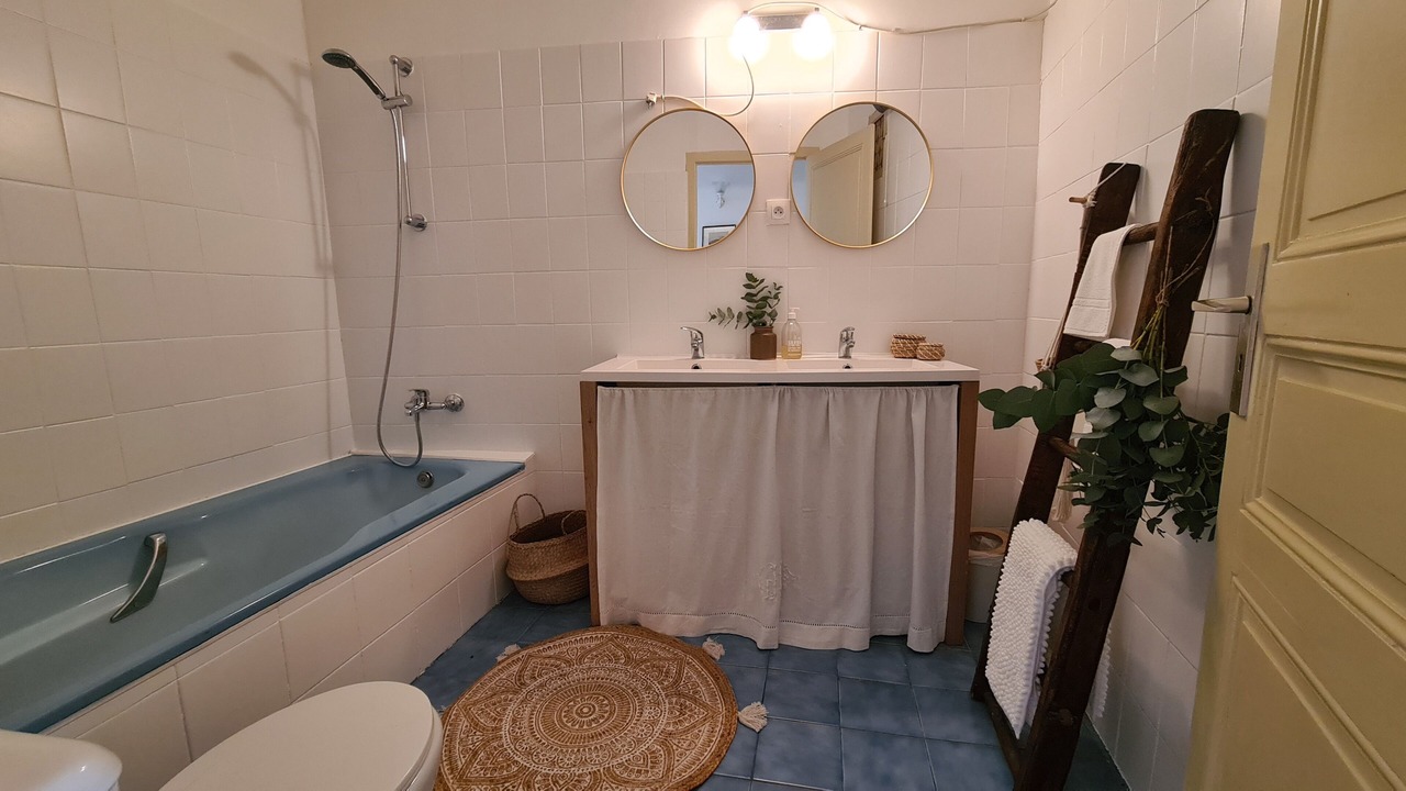 Photo of Bathroom in Pouzolles