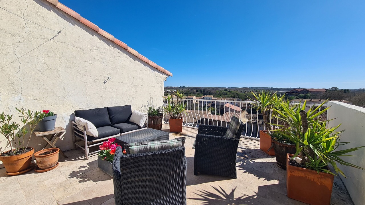 Photo of Patio Balcony in Pouzolles