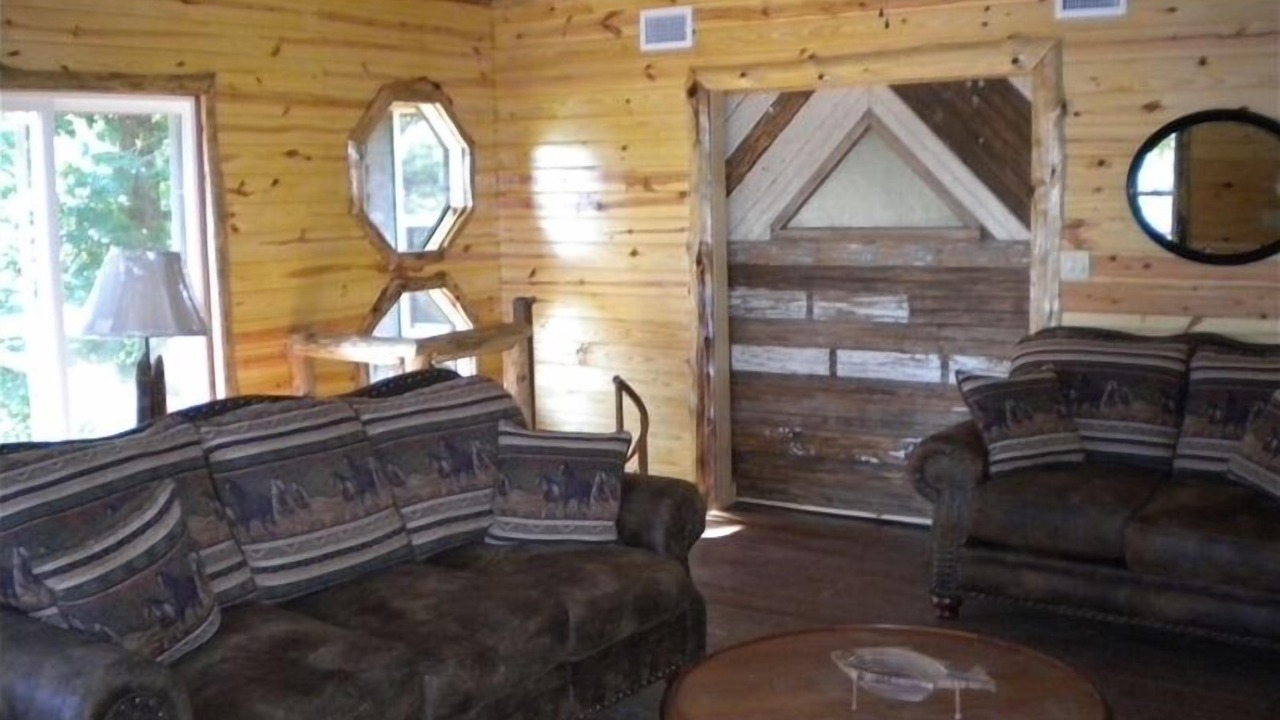 Photo of Livingroom in Jones Mills