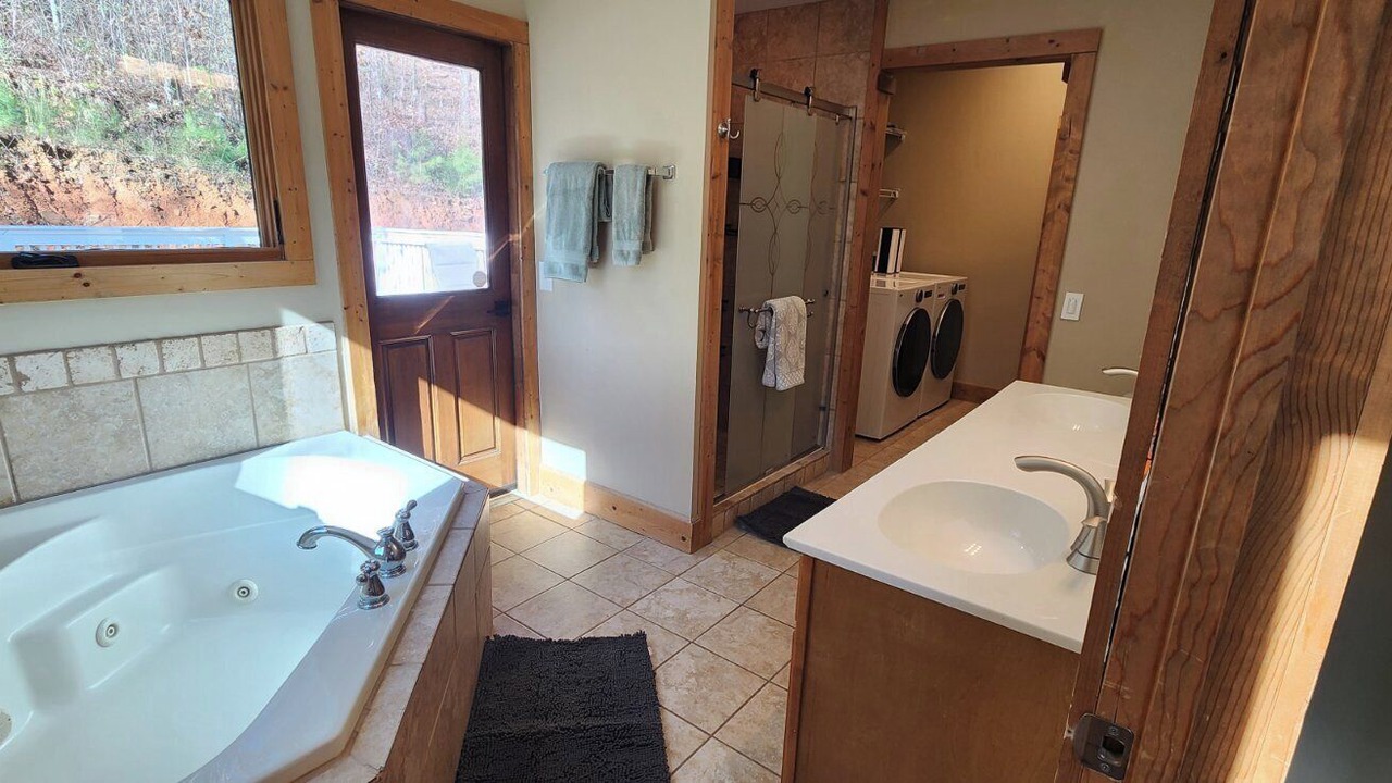 Photo of Bathroom in Tate