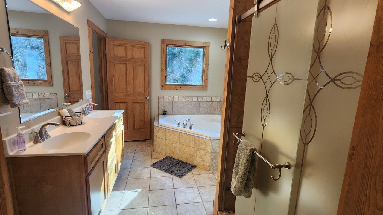 Photo of Others in Tate