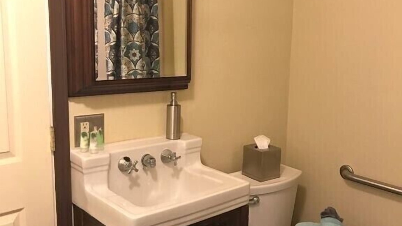 Photo of Bathroom in Smithville
