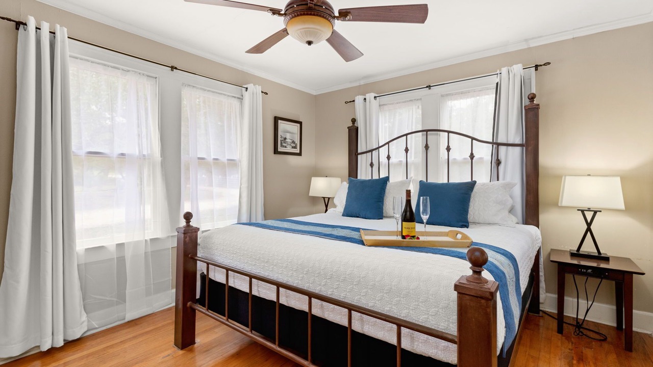 Photo of Bedroom in Canyon Lake