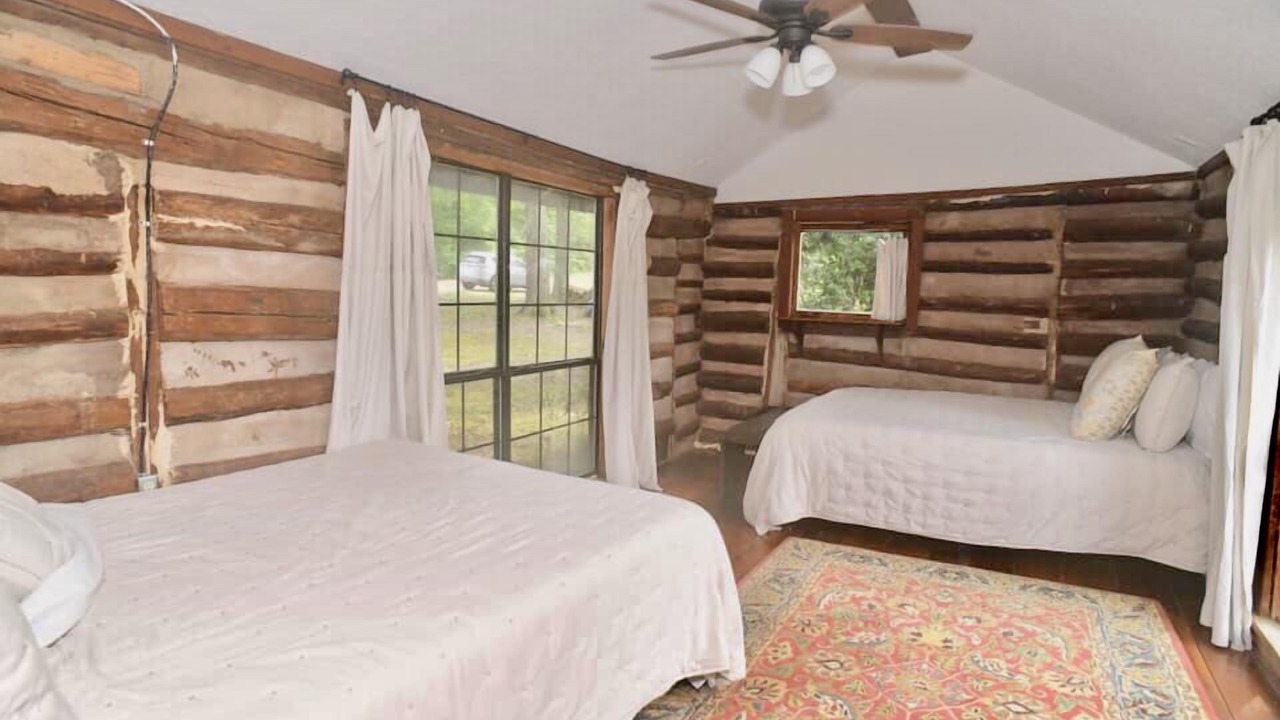 Photo of Bedroom in Pope